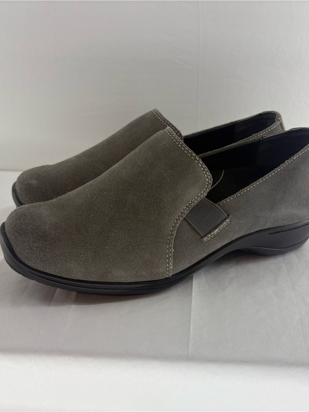 Ros Hommerson Gray Suede Slip-On Loafers women’s size 9.5WW NEW